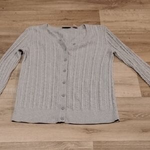 Elegant Women's Light Gray Cardigan